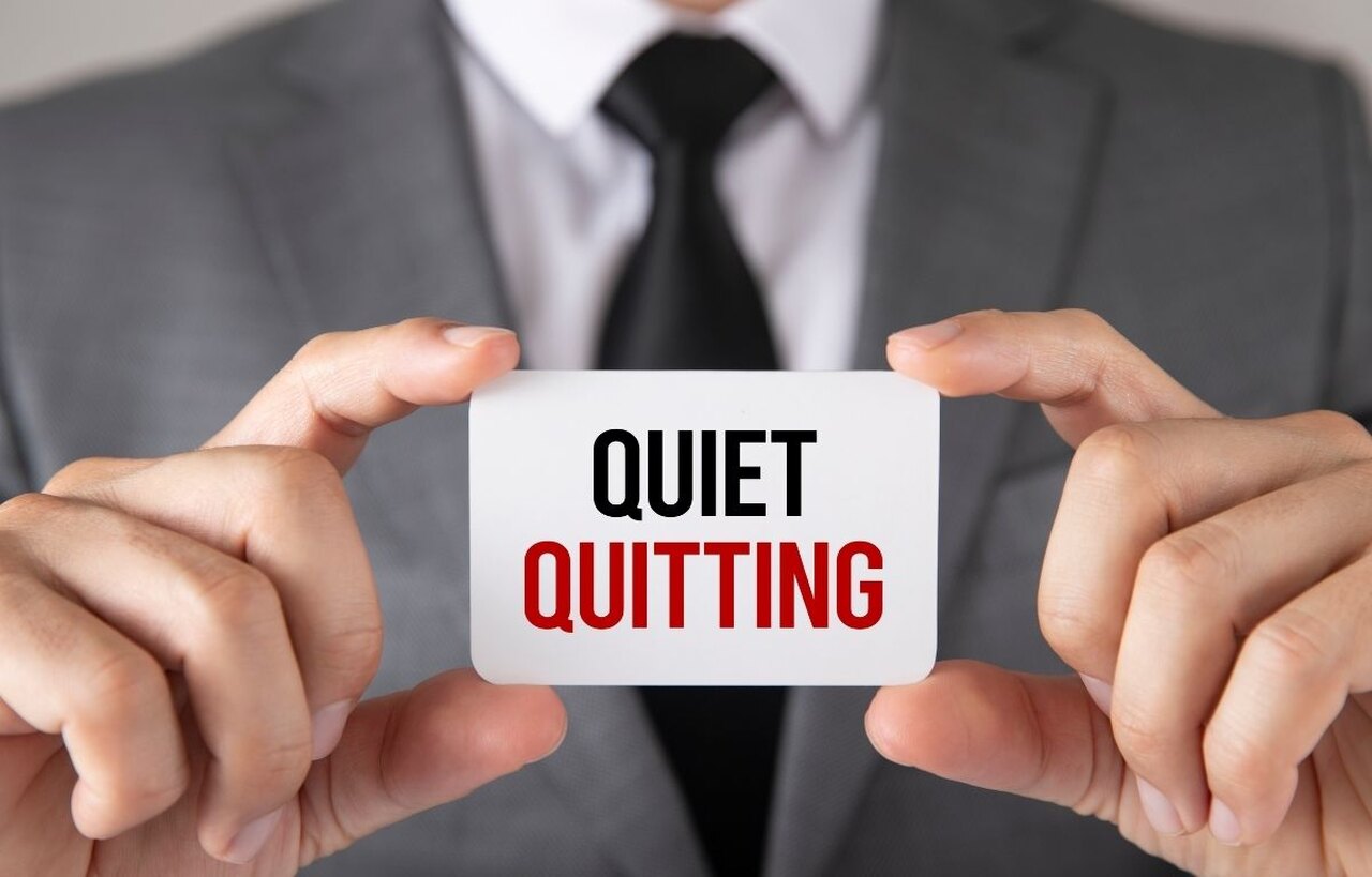 quiet quitting, czym jest ciche odchodzenie